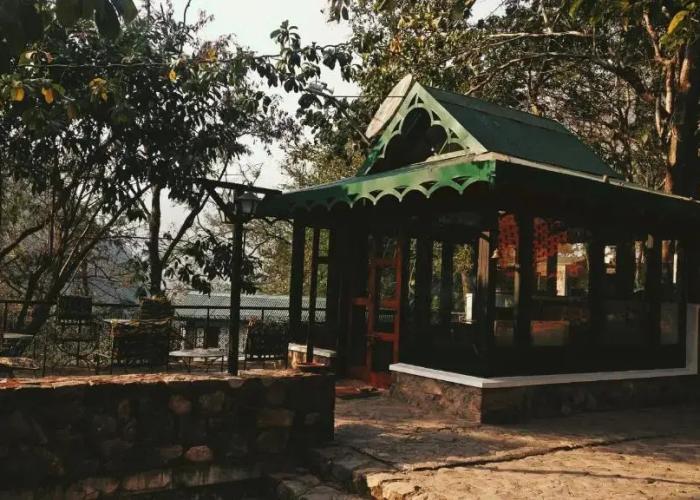 Neemrana's Glasshouse on The Ganges