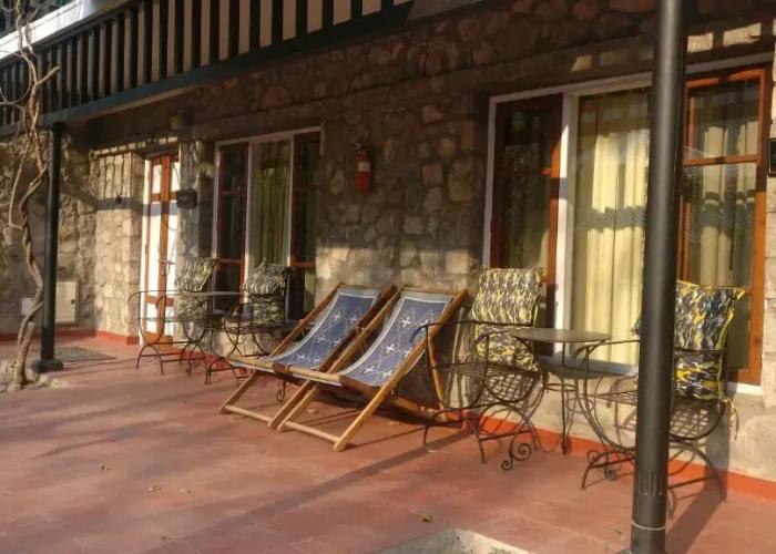 Neemrana's Glasshouse on The Ganges