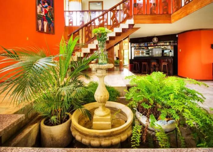 Golden Mar Hostal