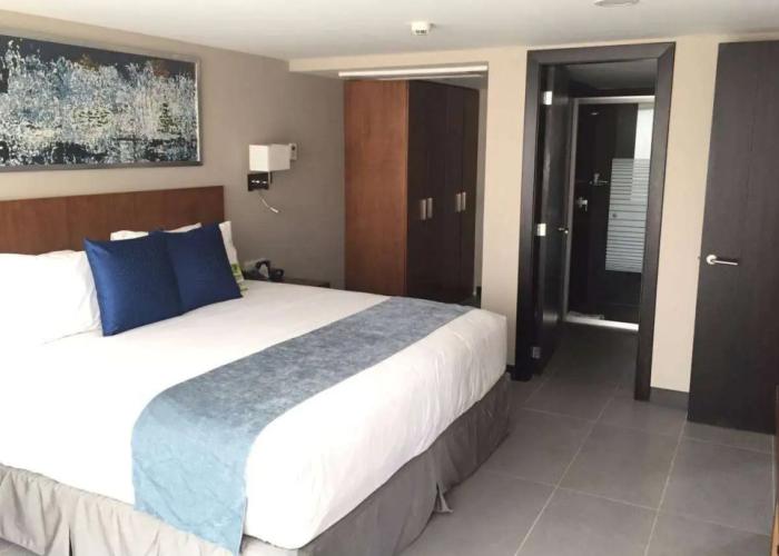 Wyndham Manta Sail Plaza Hotel & Convention Center