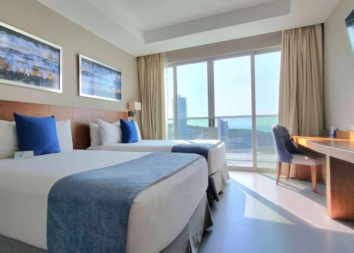 Wyndham Manta Sail Plaza Hotel & Convention Center