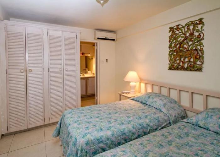 Melrose Beach Apartment Inc