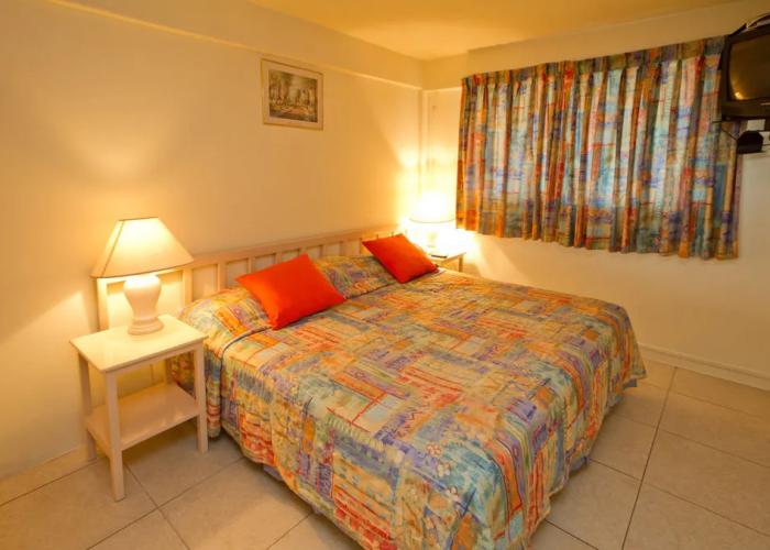 Melrose Beach Apartment Inc