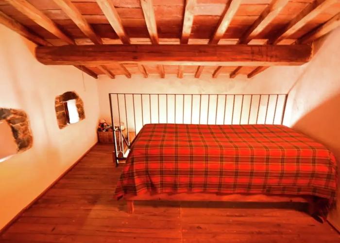 Beautiful Cottage in Pescia with Hot Tub