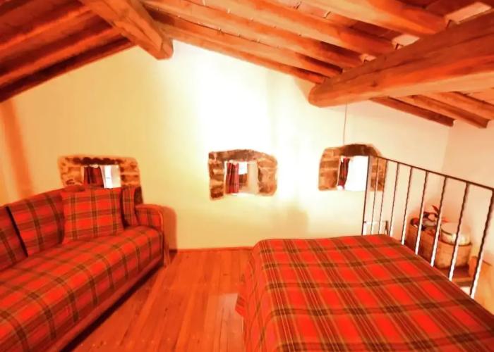 Beautiful Cottage in Pescia with Hot Tub