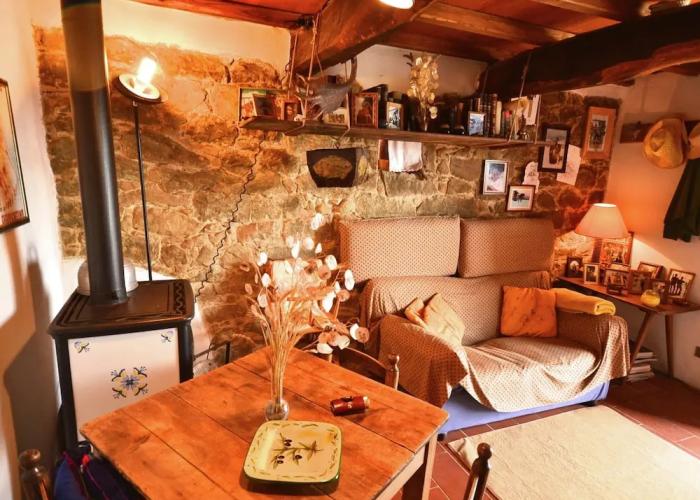 Beautiful Cottage in Pescia with Hot Tub