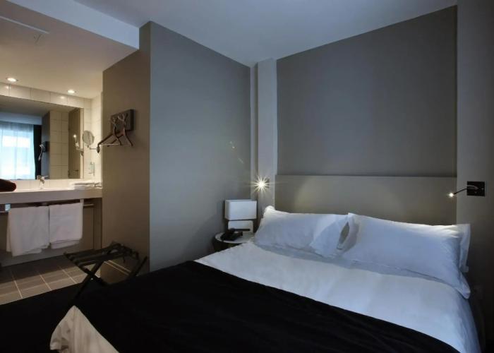 Hotel Le Cinq Hyper Centre Ville