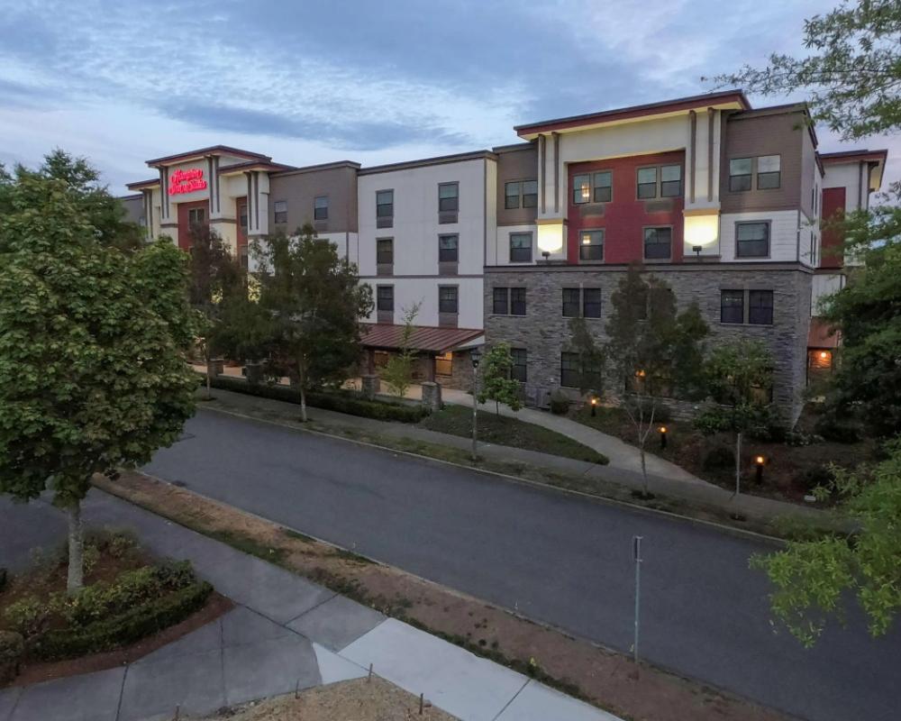 Hampton Inn & Suites DuPont