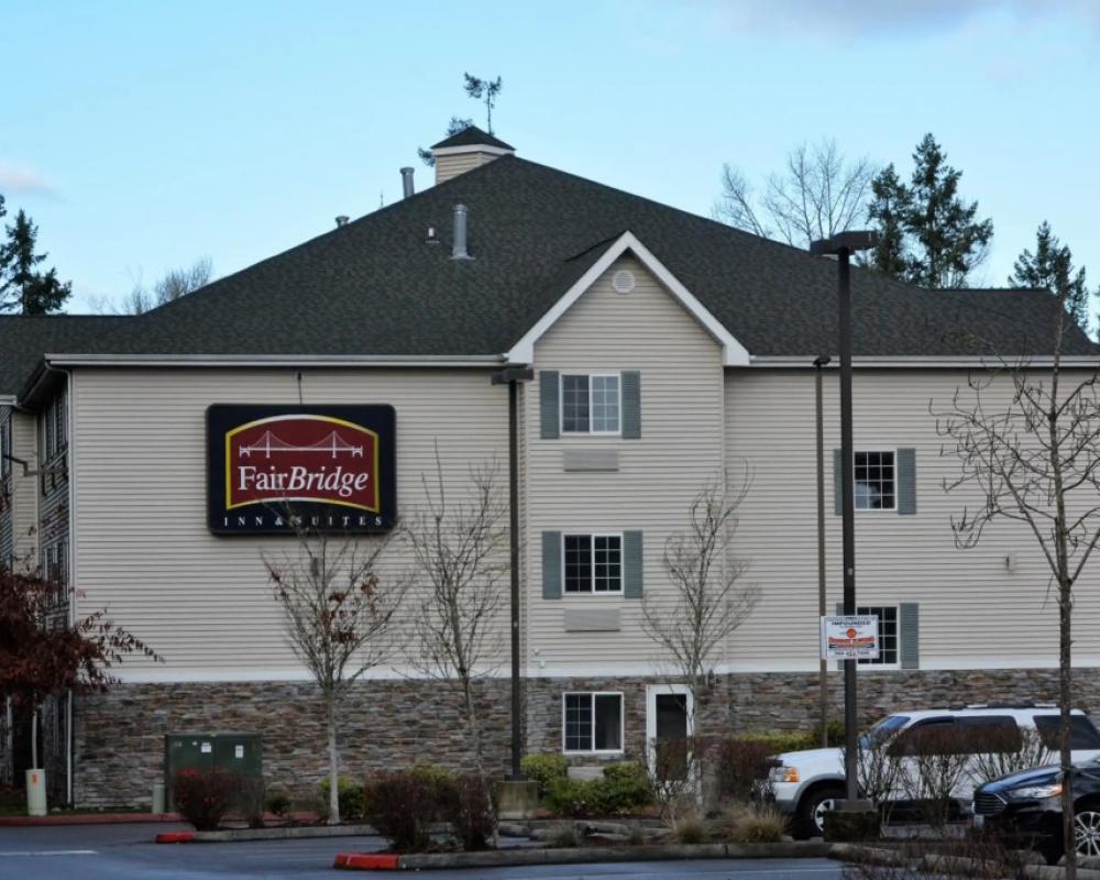 FairBridge Inn & Suites Dupont