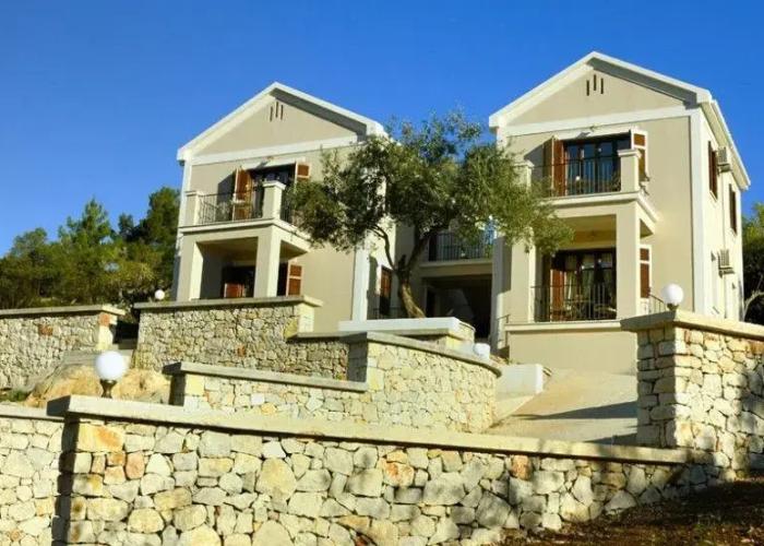 Adastra Ithaca Luxury Suites