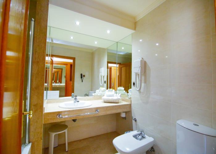 Hotel Mainake