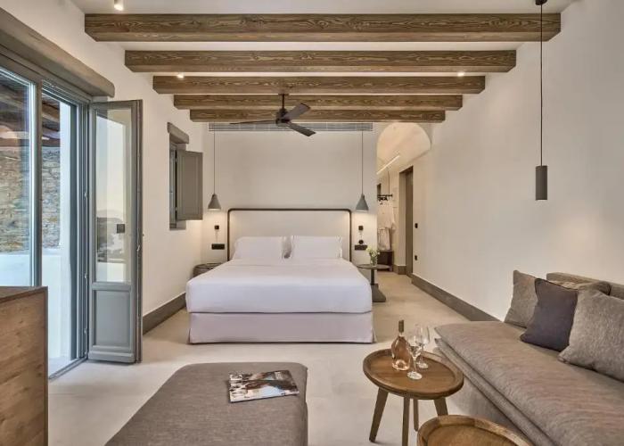 Ios Grand Pool Suites