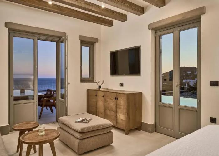 Ios Grand Pool Suites