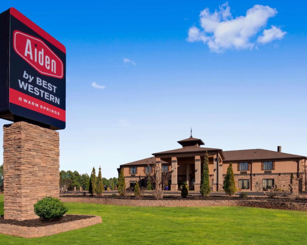 Aiden by Best Western Warm Springs Hotel and Event