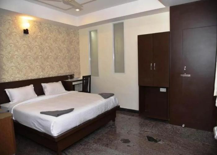 Silver Suite