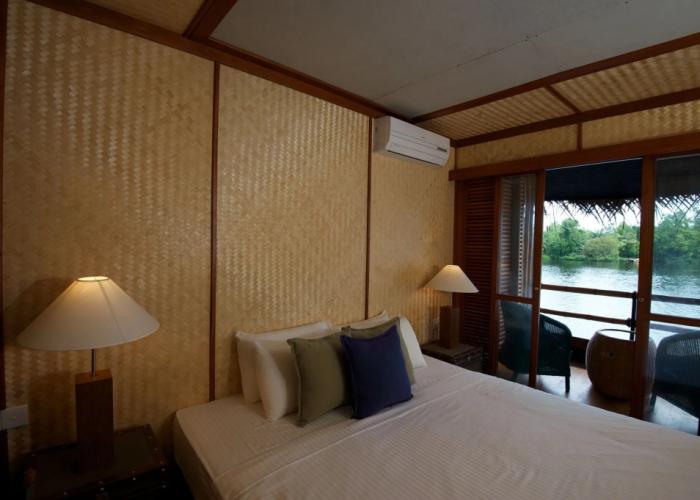 Yathra Houseboat