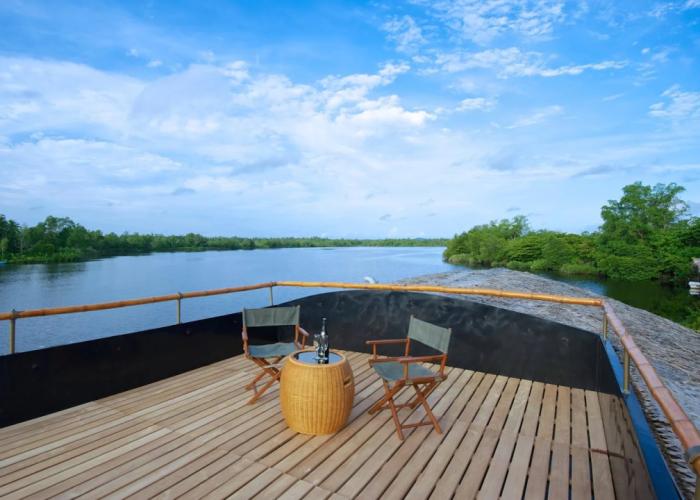 Yathra Houseboat