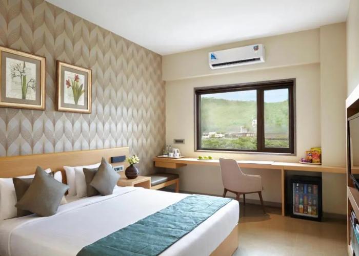Click Hotel Junagadh