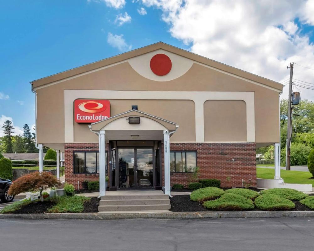 Econo Lodge Dewitt I-90