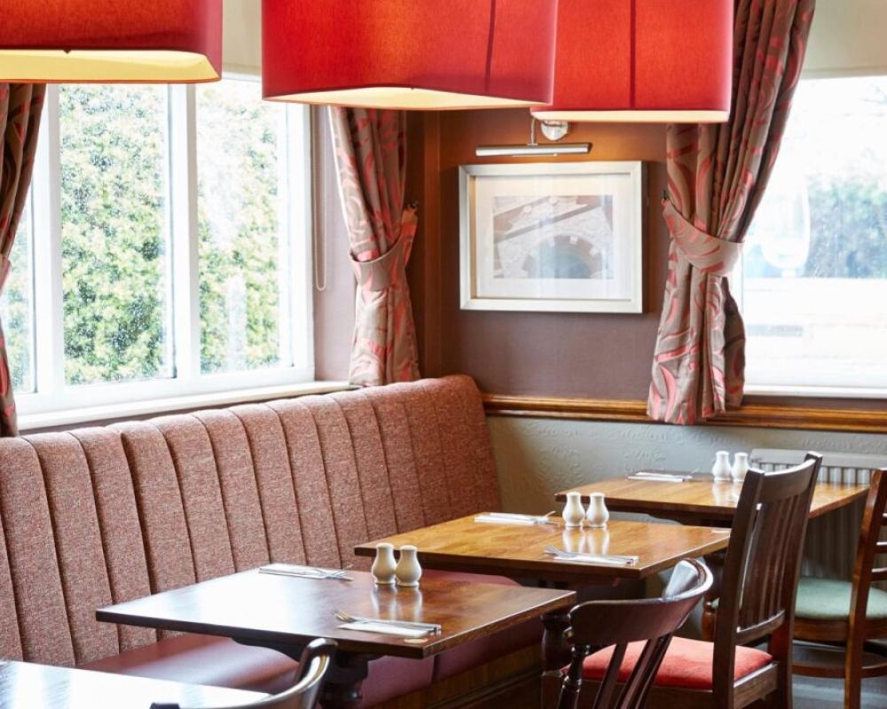 The Longshoot Hotel by Greene King Inns