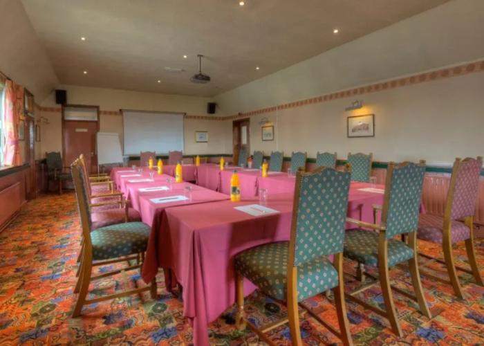 The Longshoot Hotel by Greene King Inns