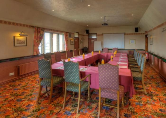 The Longshoot Hotel by Greene King Inns