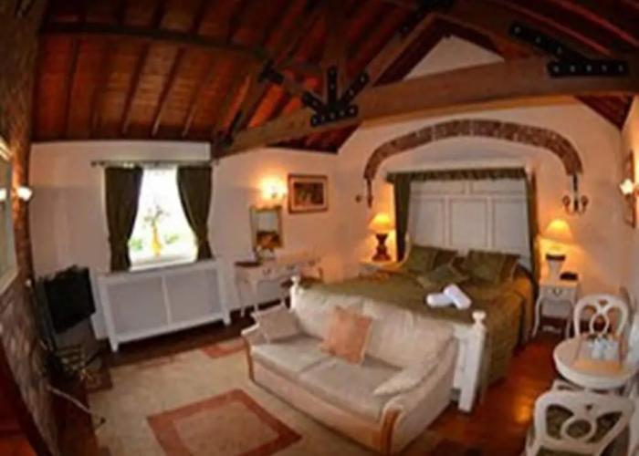The Royal Arms Hotel