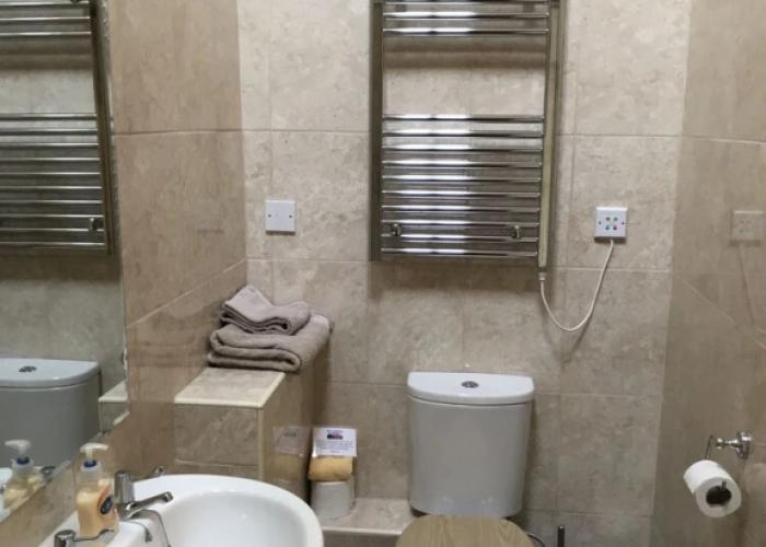 Nuneaton - Cottage - Sleeps 2 - Parking - Garden