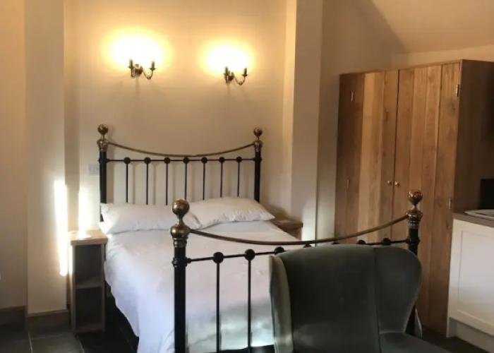 Nuneaton - Cottage - Sleeps 2 - Parking - Garden