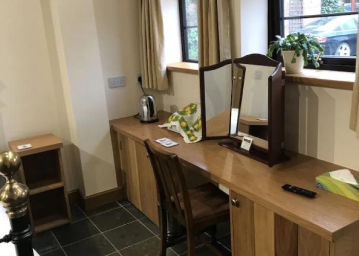 Nuneaton - Cottage - Sleeps 2 - Parking - Garden