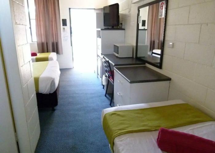 Azalea Motel