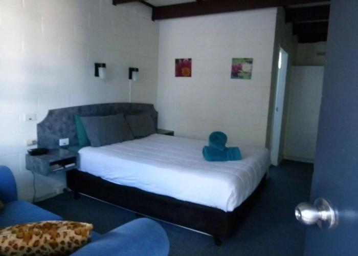 Azalea Motel