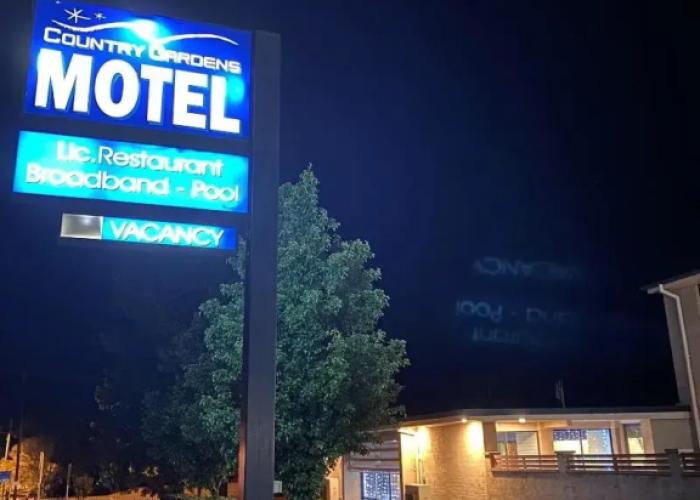 Country Gardens Motel