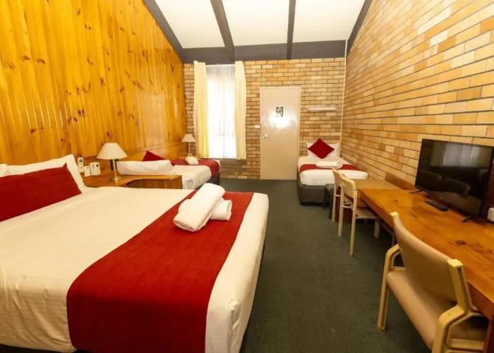 All Travellers Motor inn