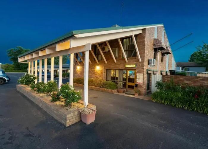 All Travellers Motor inn