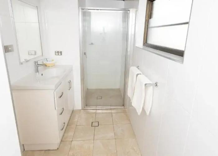 All Travellers Motor inn