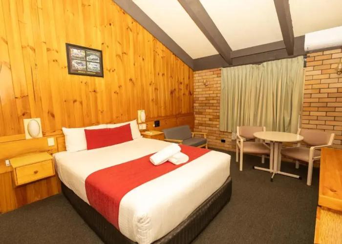 All Travellers Motor inn