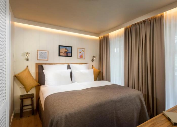 LOEV - VELA Hotel