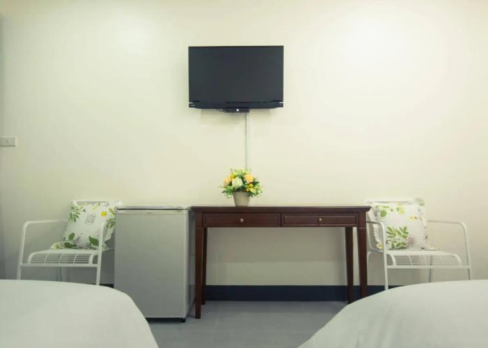 The 9th House - Hostel
