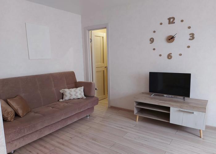 Volzhskiy bereg na Trekhsvyatskoy, 28 Flat