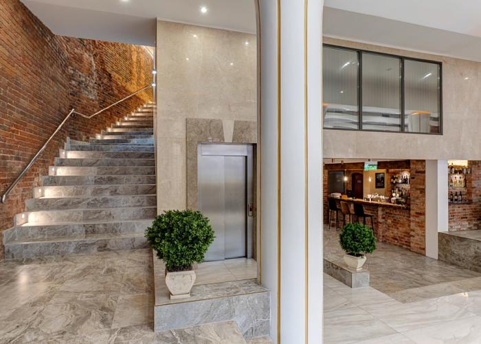 Gubernator Hotel