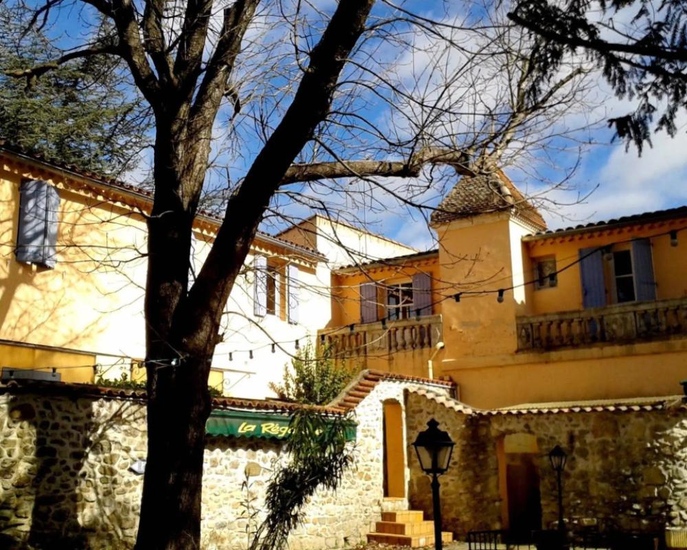 Logis Hôtel Le Domaine de la Régalière