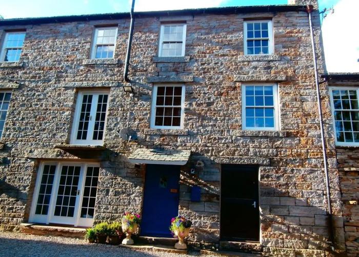 Riverside B & B