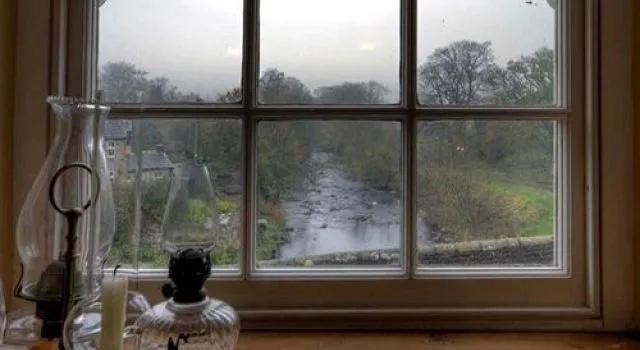Riverside B & B
