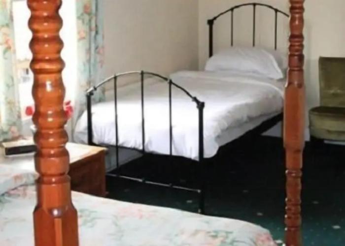 OYO Rose & Crown Hotel