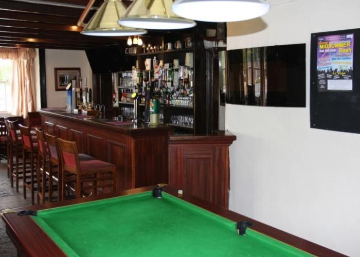 OYO Rose & Crown Hotel