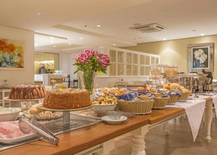 Astron Hotel Bauru by Nobile