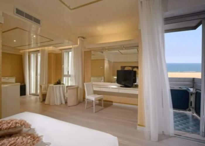 Hotel Bristol