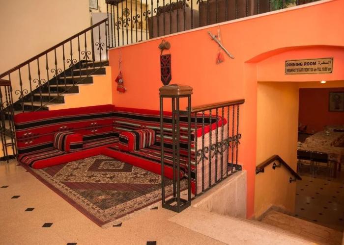Black Iris Hotel