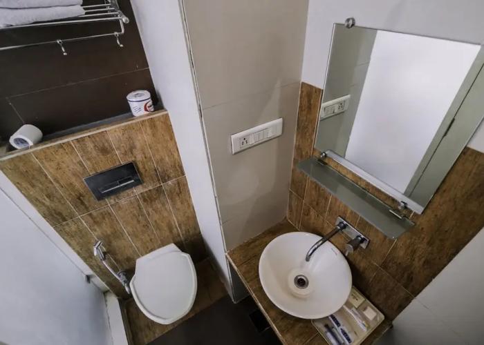 Hotel Monarch Guestline in MIDC Rabale, Navi Mumbai